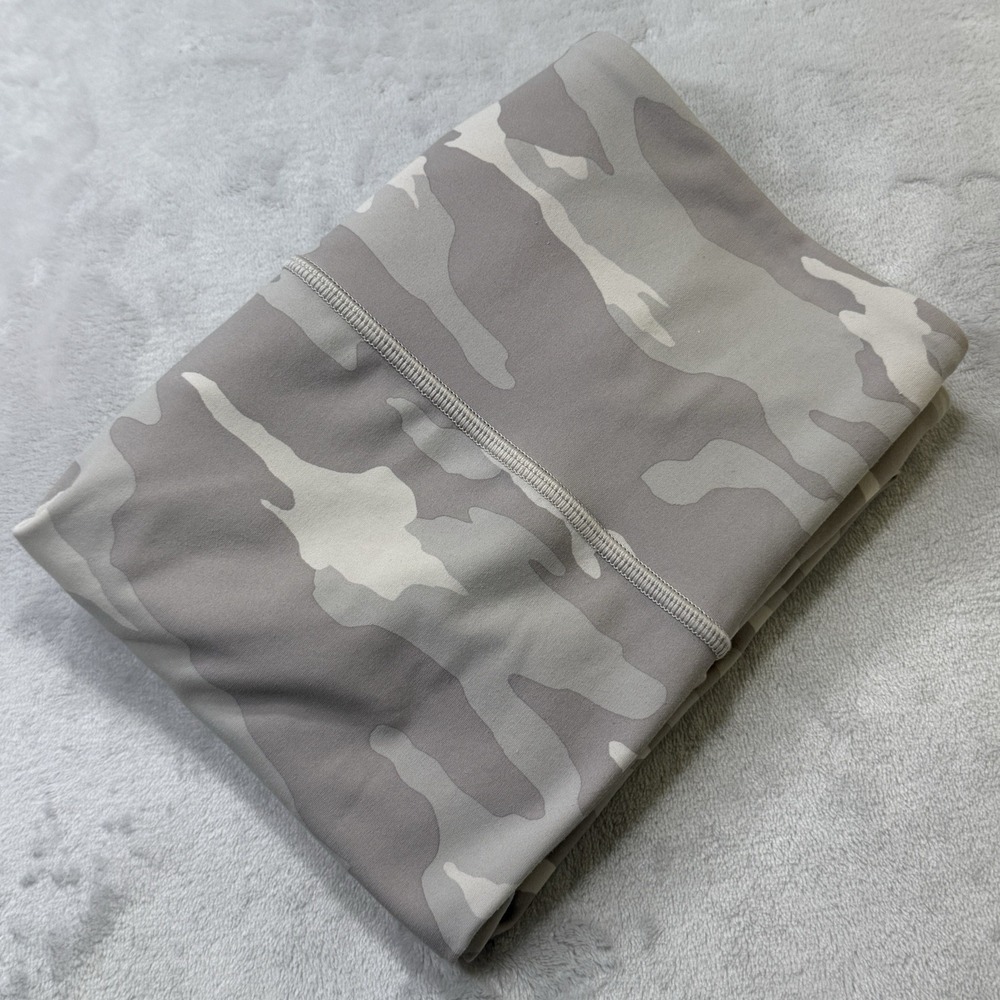 Athleta Elation 7/8 Tight Leggings Camo Beige Womens Small Yoga